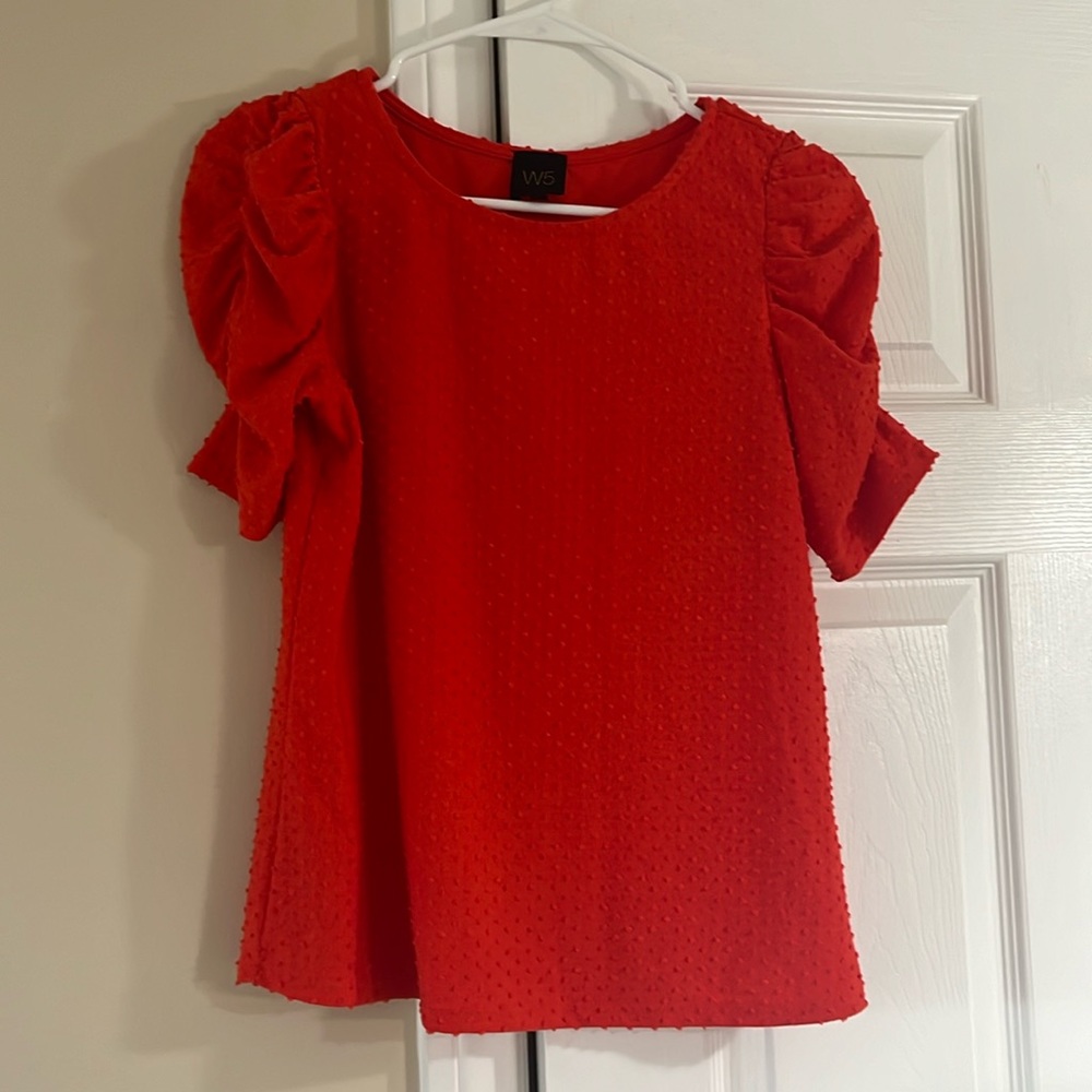 Puffy sleeve dot top
